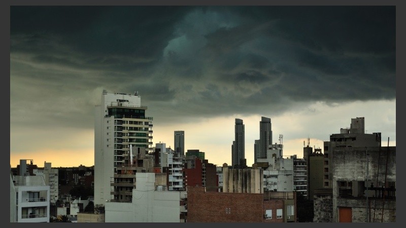 Viento y lluvia sobre Rosario. 