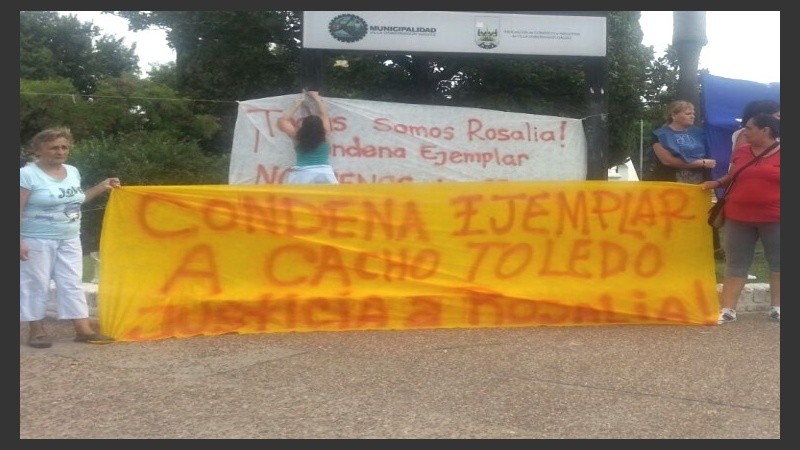 La manifestación se realizó en la plaza A la madre de Villa Gobernador Gálvez.