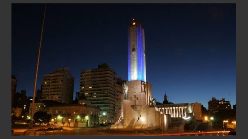 La actividad propone un recorrido por la historia y simbología del Monumento a la Bandera.