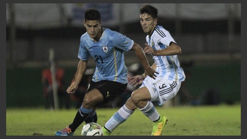 Uruguay abrió el marcador, pero Driussi y Correa le dieron la victoria a la Argentina.