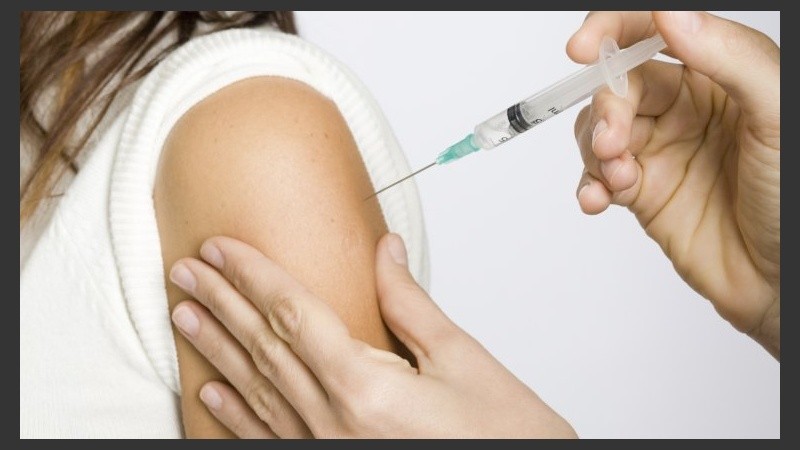 Lo ideal es vacunarse antes del inicio de las relaciones sexuales y en la niñez o juventud.