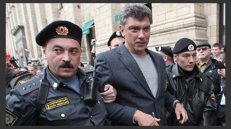Archivo: el líder opositor Boris Nemtsov en una de las marchas donde se ha manifestado.