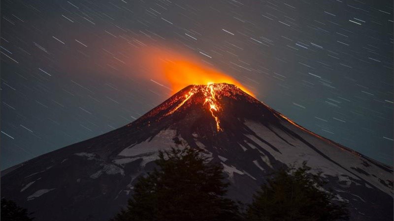 Erupción del volcán Villarrica, a unos 750 km al sur de Stgo de Chile.