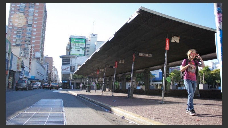 El paro en Rosario: sin colectivos, bancos, ni escuelas, el centro amaneció semi vacío.