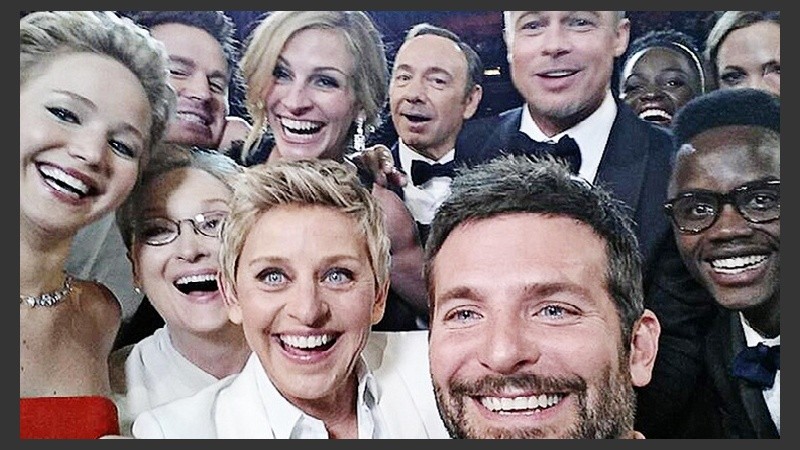 La autofoto más famosa, con celebridades en la entrega de los Oscar.
