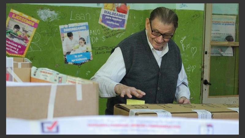 Las fotos de los votantes en las elecciones de Rosario. 