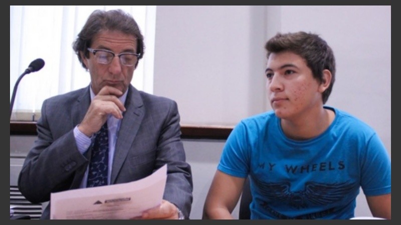 Federico Gómez y su abogado en el juicio. 