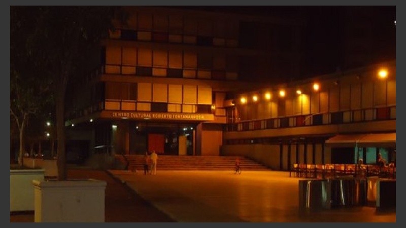 La Plaza Montenegro, una de las zonas señaladas como peligrosas, durante la noche. 