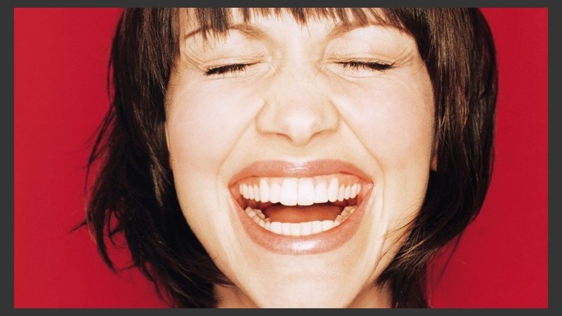 Las mujeres se ríen más y disfrutan más del humor porque la risa activa más en ellas dos áreas concretas del cerebro.