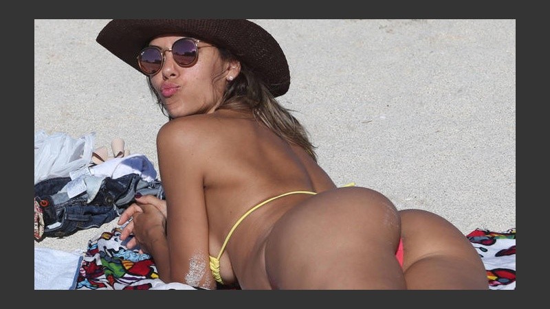 La modelo exhibió su cuerpo en las playas de Miami.