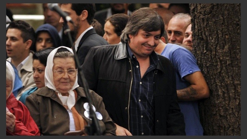 Máximo Kirchner estuvo en el acto con su hijo Néstor Iván. 
