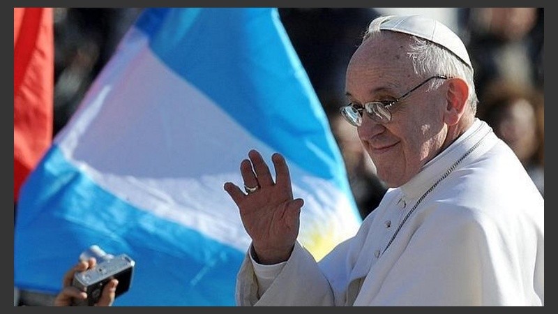 Francisco anticipó el saludo a los argentinos por la fecha patria. 