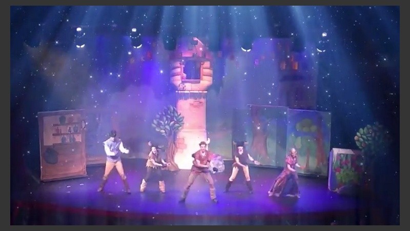 A las 17.30, “Rapunzel” propone una relectura del relato en clave musical. En el teatro Broadway. San Lorenzo 1223.