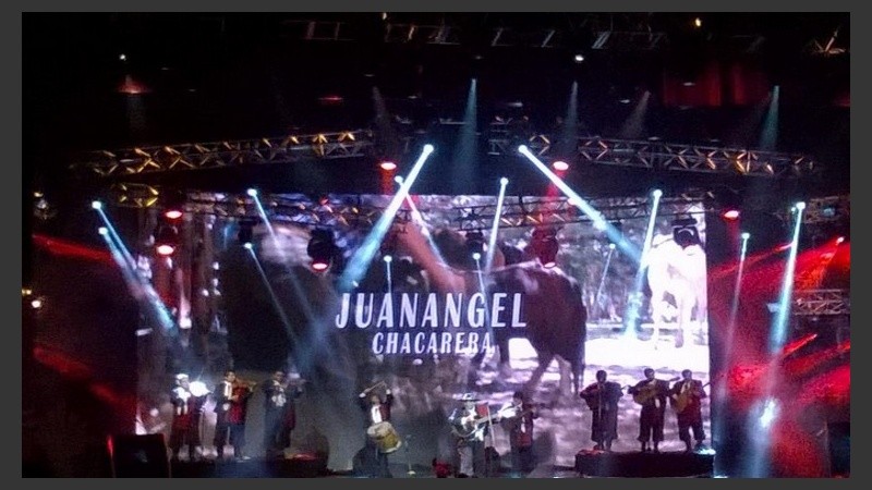 El Chaqueño Palavecino en el escenario de los #PremiosGardel2015 