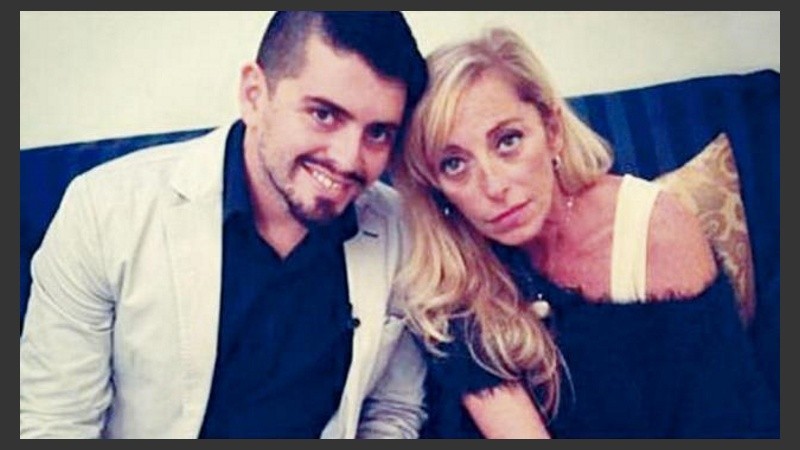 Diego Armando Jr. y su mamá italiana, Cristiana Sinagra.