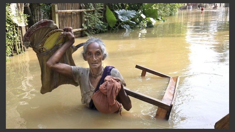 Inundaciones en India ya dejaron 200 muertos y miles de evacuados. (EFE)