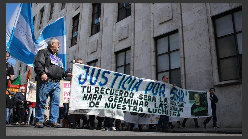 Los familiares dieron una vuelta por las calles que dan a Tribunales. (Alan Monzón/Rosario3.com)