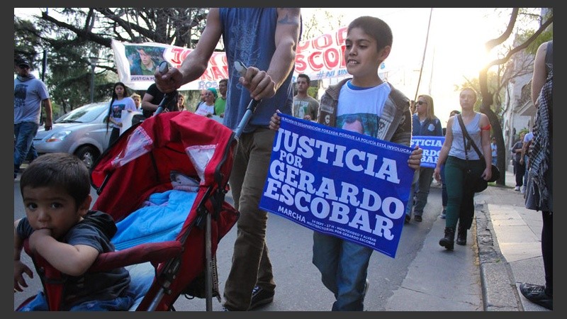 Familiares y amigos de Gerardo pidieron justicia. (Alan Monzón/Rosario3.com)
