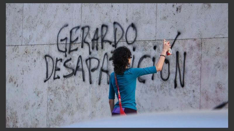 Hubo pintadas con leyendas referidas al caso Escobar. (Alan Monzón/Rosario3.com)