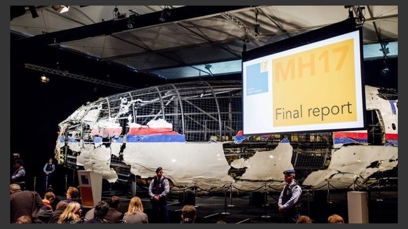 Holanda entregó el informe final de las pericias sobre el avión malayo.