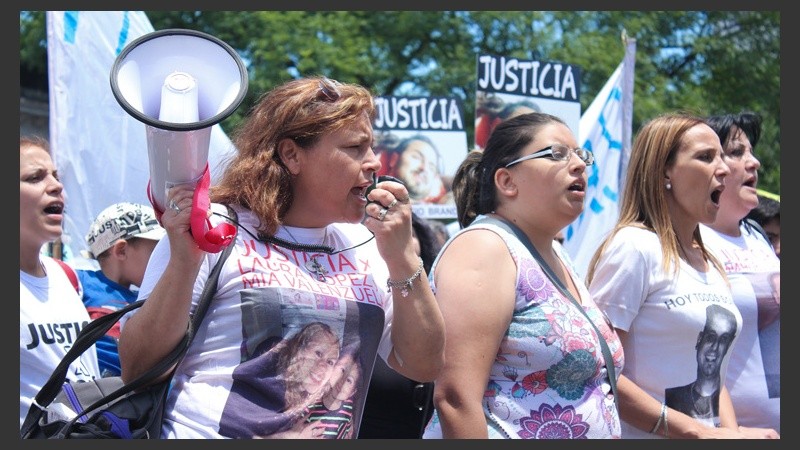Nueva marcha para pedir justicia por las víctimas de la inseguridad. (Alan Monzón/Rosario3.com)