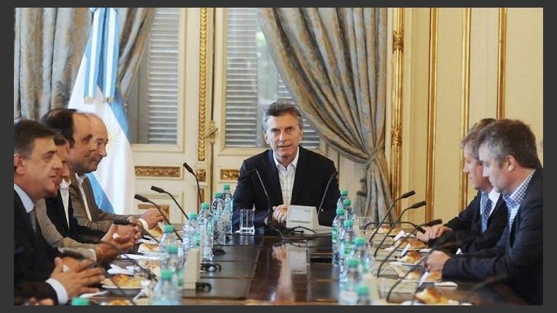 La reunión de dirigentes radicales, incluso Sanz, con Macri.