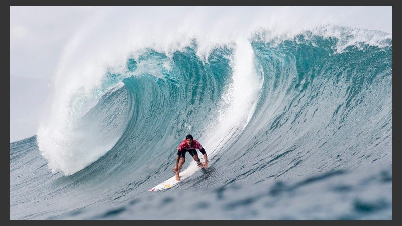 Se realizó una nueva competencia por el título mundial de surf en las playas de Hawai. (EFE)
