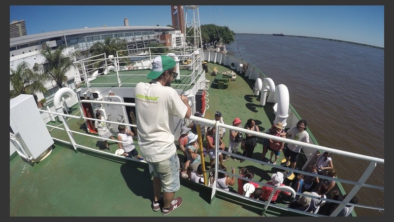 Este lunes fue el primer día de visitas para recorrer la embarcación. (Alan Monzón/Rosario3.com)