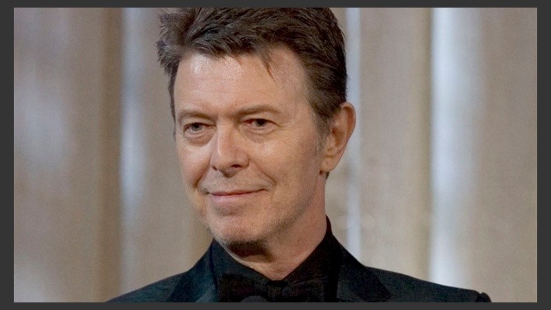 Bowie ocupó el puesto 29 entre los británicos más relevantes en una encuesta realizada en 2002.