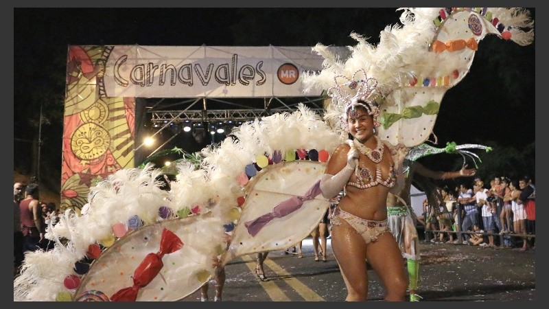 ¡Para bailar y disfrutar! Arrancaron los carnavales de la ciudad. (Rosario3.com)