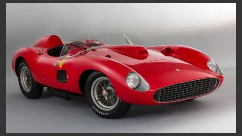 Esta es la Ferrari 335 S Spider Scaglietti. Fue conducida por el campeón británico de Fórmula 1 Stirling Moss en el Gran Premio de Cuba de 1958.