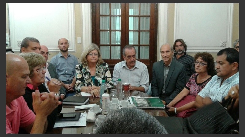 La ministra Balagué mantuvo una nueva reunión con los gremios docentes. 