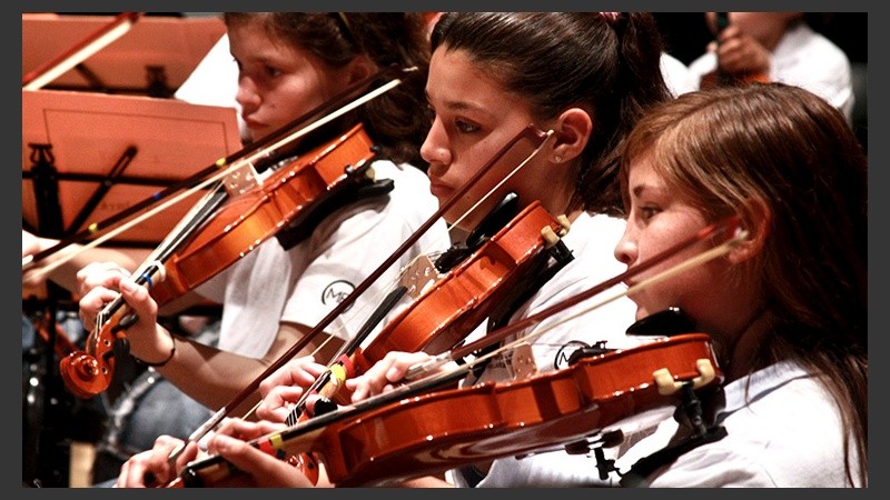 Las Escuelas Orquestas se orientan al fortalecimiento de la inclusión, la igualdad de oportunidades y derechos entre niños y adolescentes.