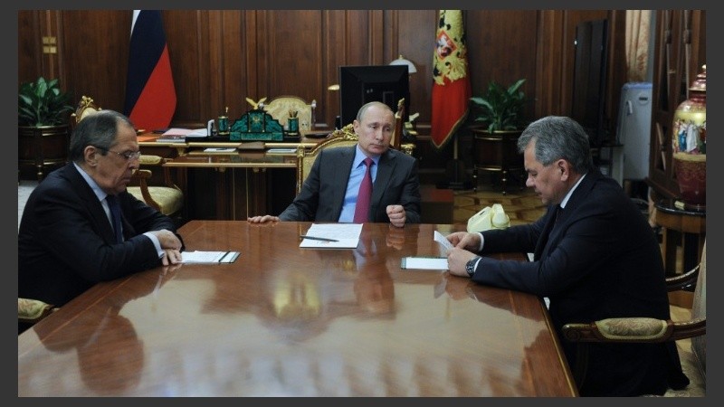 Putin durante una reunión con ministros en el Kremlin antes del anuncio.