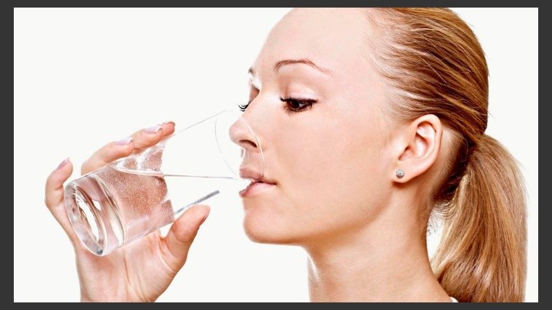 La fluorosis es una enfermedad producida por el consumo crónico y excesivo de flúor, generalmente a través del agua bebida.