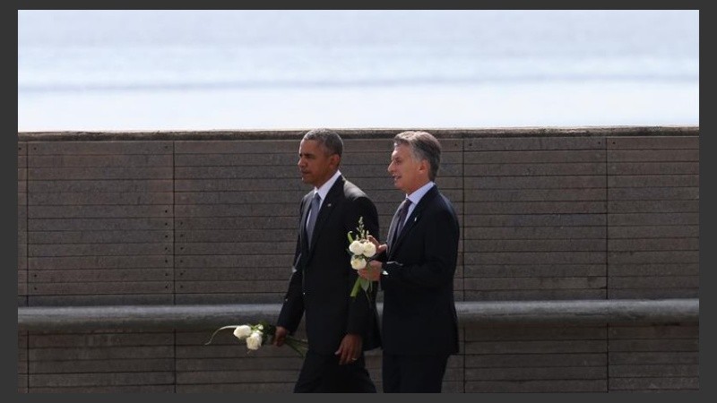 Los presidentes recorrieron el Parque de la Memoria.