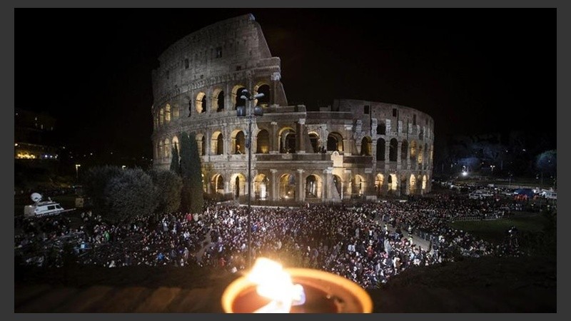El Coliseo se llenó de fieles católicos.