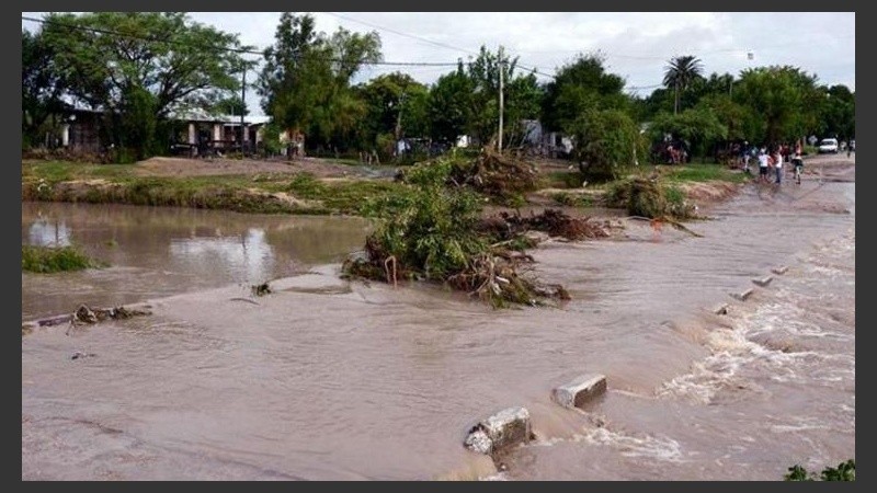 El mandatario analizará el deterioro que provocó el desborde de los ríos en ciudades y campos.