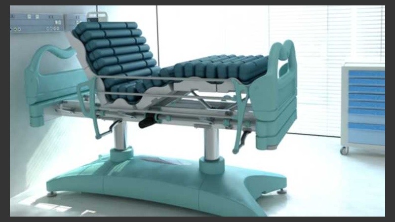 Cuenta con multi-articulación longitudinal y lateral que permite resolver todos los movimientos posibles del paciente.