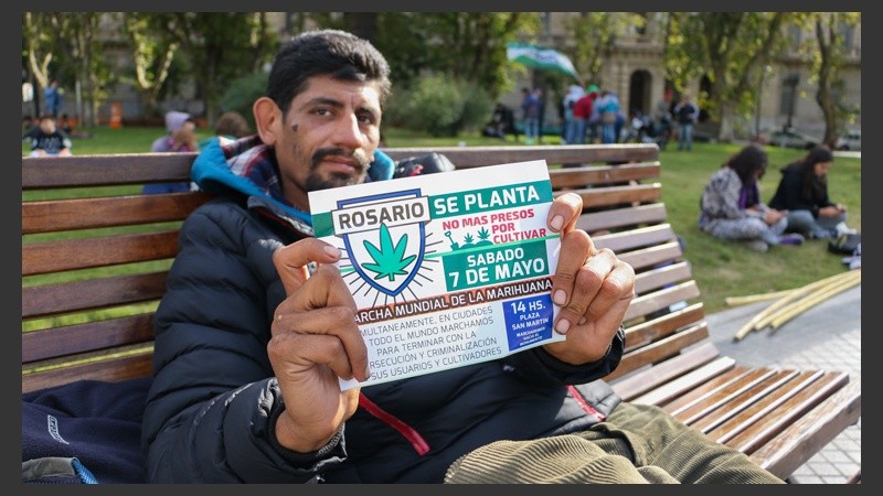 Como en varias ciudades del mundo, Rosario se movilizó este sábado a favor de la marihuana. (Alan Monzón/Rosario3.com)