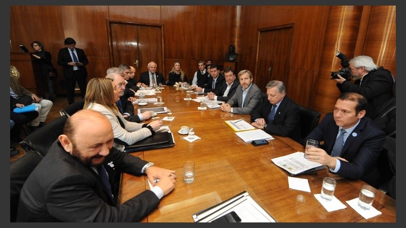 La reunión de los gobernadores con funcionarios nacionales.