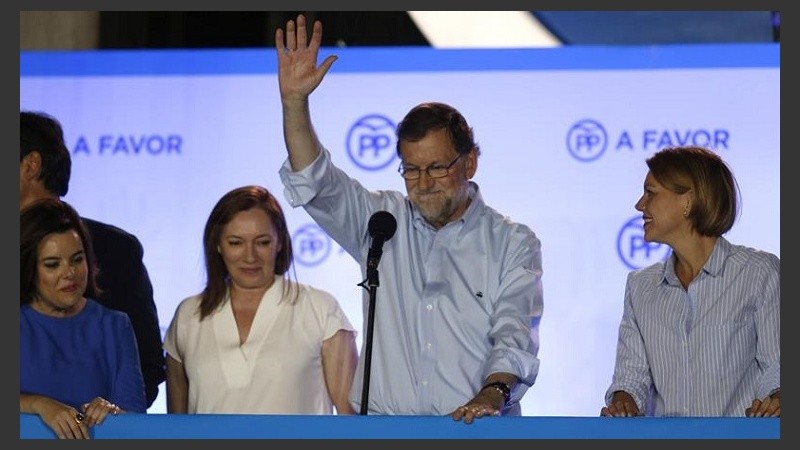 Rajoy celebró el primer lugar del PP este domingo a la noche.