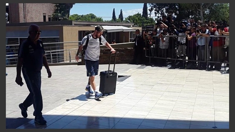 Messi arribando a San Juan luego de la turbulencia