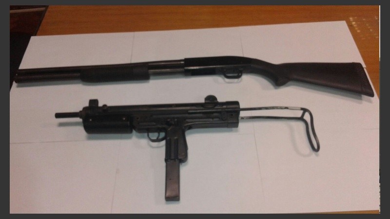 La escopeta y la ametralladora FMK3. 