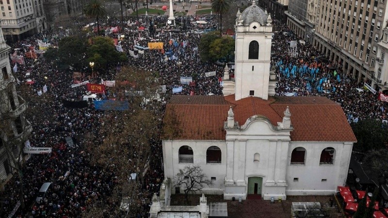 La masiva concentración en Plaza de Mayo.