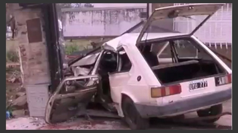 Así quedó el Fiat 147 en el fatal choque. 