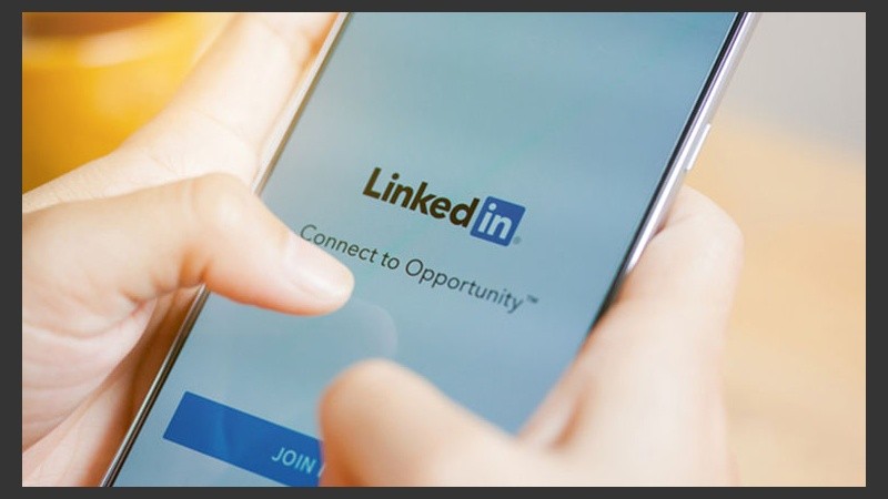 LinkedIn ayuda a crear esa marca personal que más tarde te diferenciará del resto.