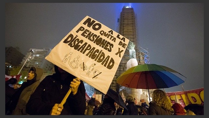 Movilización en Rosario durante el año pasado, ante el recorte de pensiones a la discapacidad. 