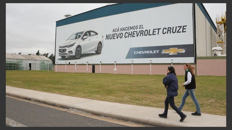 El Cruze, que vino a presentar Macri a GM, es el único modelo que seguirá prodcièndose.