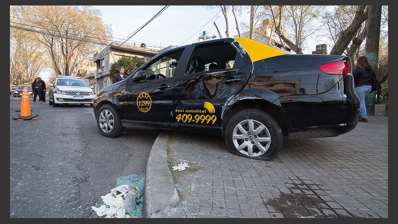 El taxi que protagonizó el choque. 